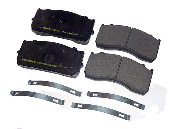 Pastilha Freio Dianteiro/Traseiro C/ Furo Fora De Mercedes 815/915C/1016 ACCELO 2003 A 2004 (0034207220)