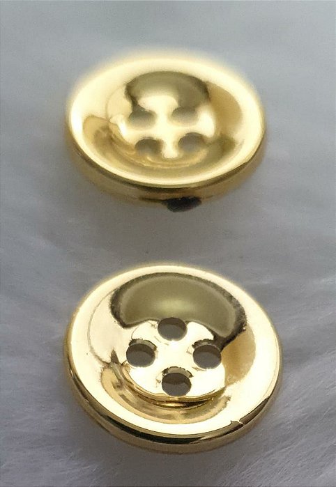 Botão plástico - 4 Furos - Cores: Dourado ou prateado - Tamanhos P 12mm e G 15mm e GG (20mm) - *embalagem com 10 unidades*
