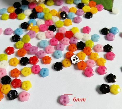 Micro Botão Flor  - 6 mm - *Pacote com 50 botões de cores variadas*