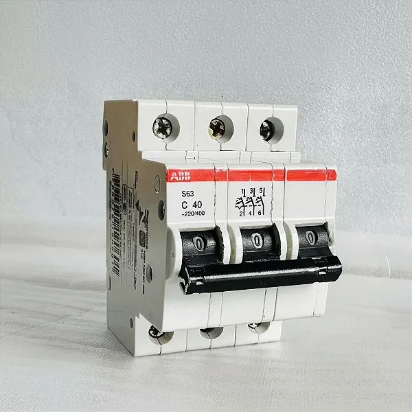 Disjunto Tripolar Abb s63 curva c40 230/400