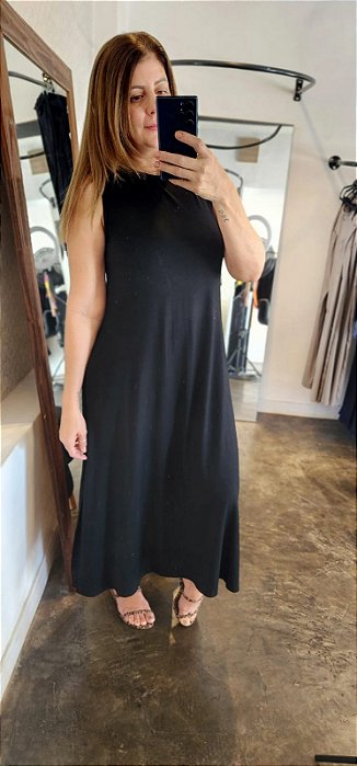 Vestido regata viscolycra c bolsos e fendas preto