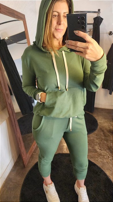 Blusa manga longa moletinho verde com capuz