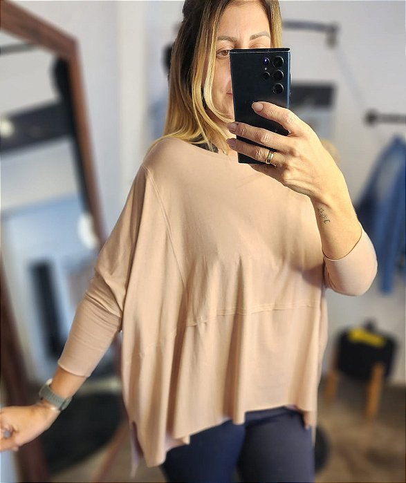 Blusa morcego Stella no viscolycra na cor creme