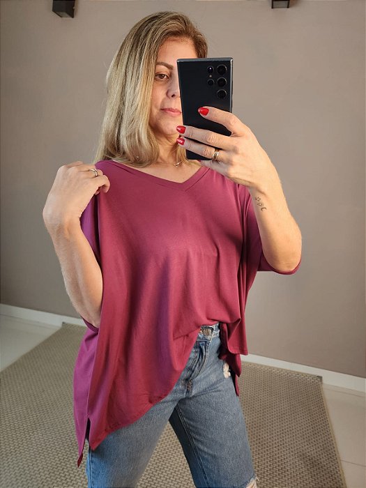 Blusa helo morcego decot V beterraba no viscolycra