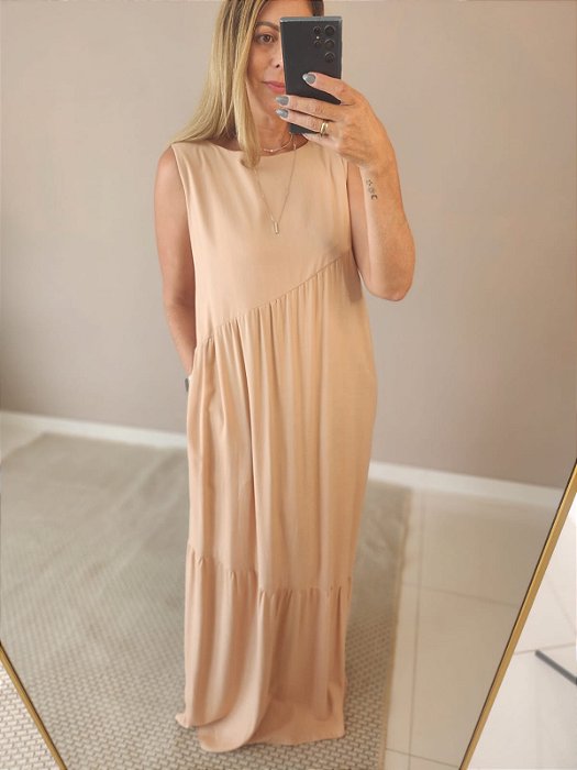 Vestido longo transversal no viscolinho nude