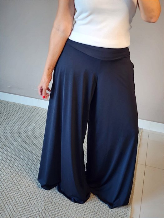 Calça mega pantalona malha na cor preto