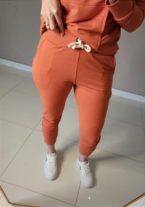 Calça jogger moletinho laranja c ilhoes e cordão