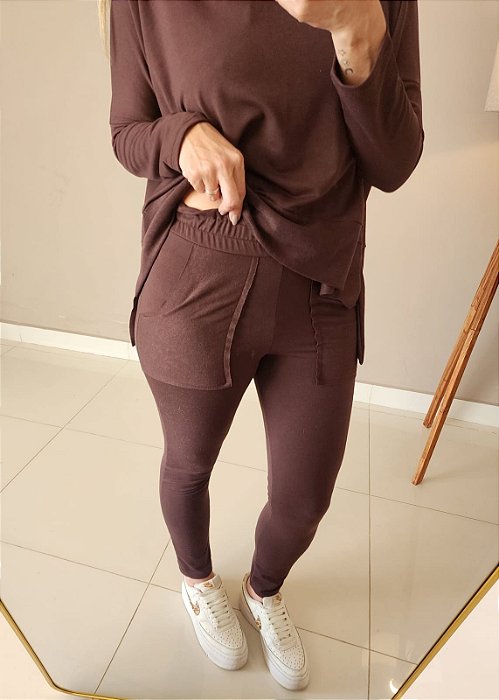 Calça clochard moletinho de viscose na cor marrom