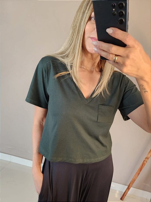 Camiseta em algodão Dani c/ bolso verde