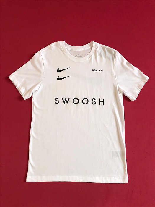 Camiseta Nike Swoosh Branca Masculina