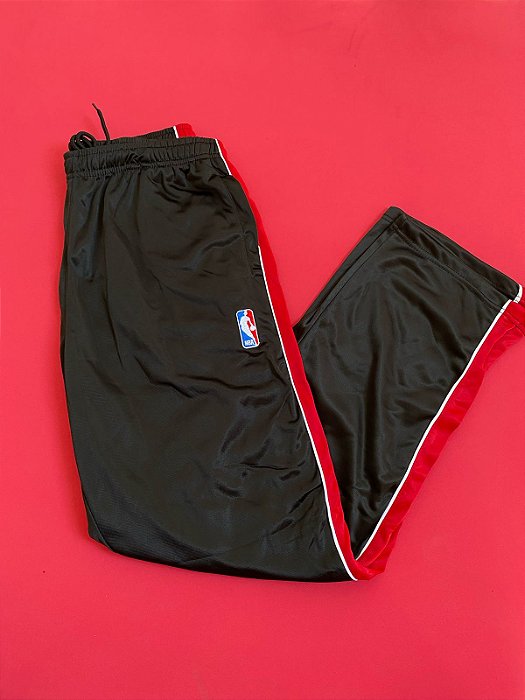 Calça NBA Preta e Vermelha Masculina