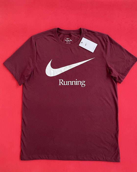 Camiseta Nike Running Vinho Masculina
