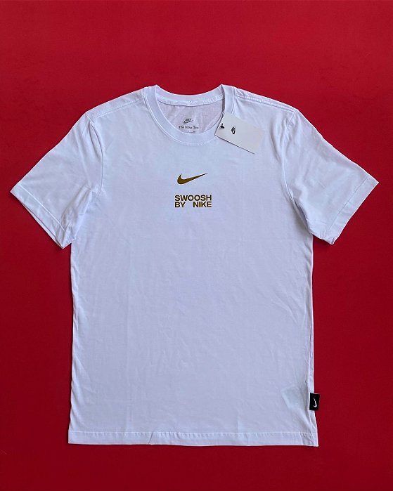 Camiseta Nike Swoosh Masculina
