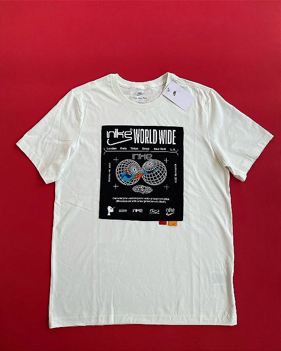 Camiseta Nike Sportswear Worldwide Masculina
