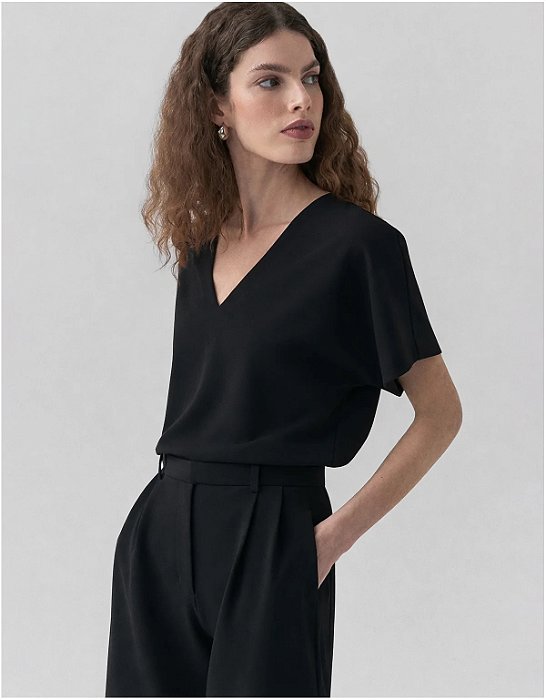 Blusa 360 Crepe Decote v