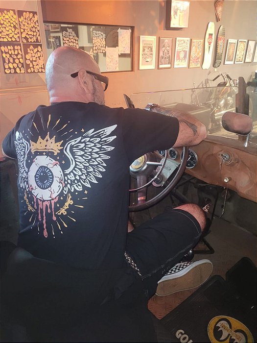 Camiseta Preta Fly Eye King