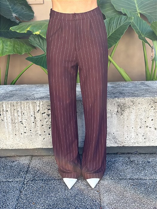 CALÇA CASSIA MARROM RISCA