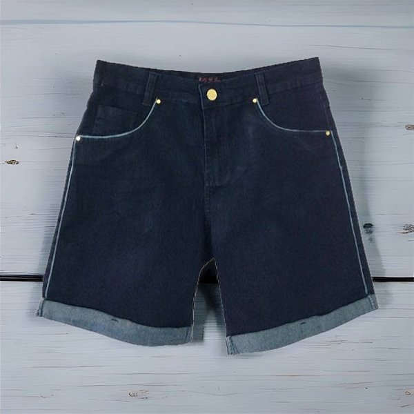 Short Plus Size Feminino Jeans Escuro Barra Dobrada para Fora com Viés Azul Claro nos Bolsos e Laterais