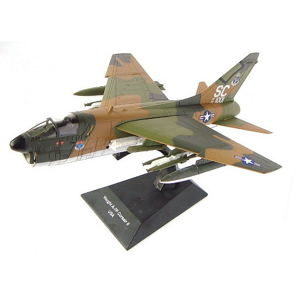 Raro! Vought A-7 Corsair - 1:72