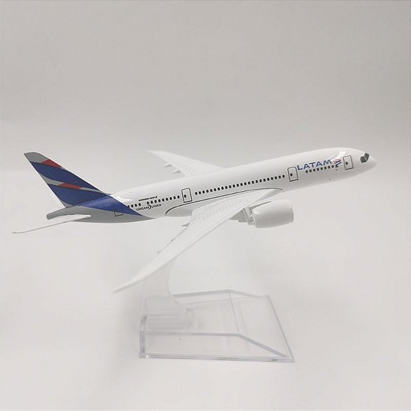 Boeing 787 LATAM - 1:400