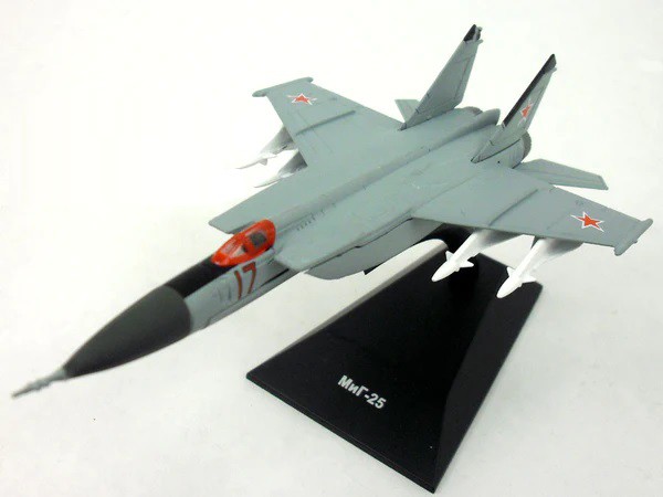 MIG-25 FOXBAT - 1:144