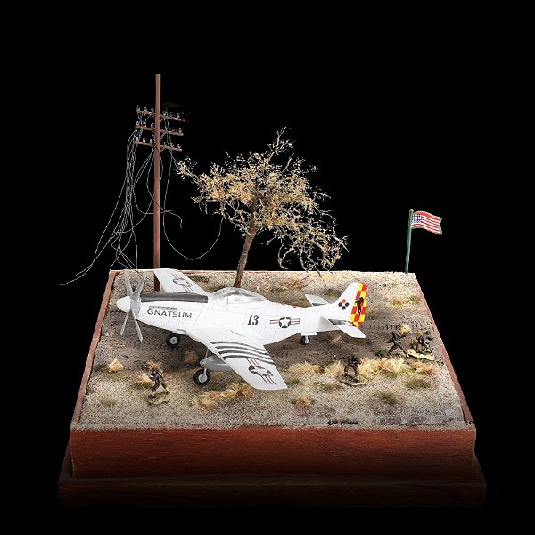 P-51 Mustang 1/48 (24CM) - Modelo de Fácil Montagem