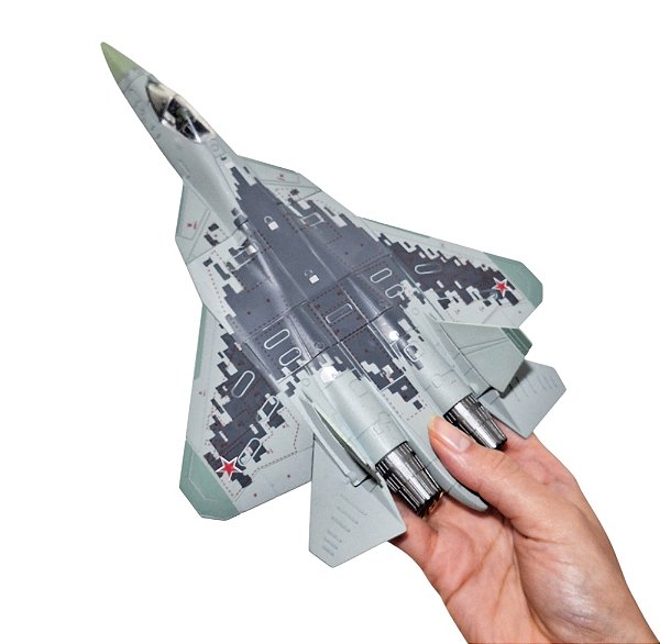 SU-57 FELON - 1:72 (GRANDE) - COM PEÇAS MÓVEIS