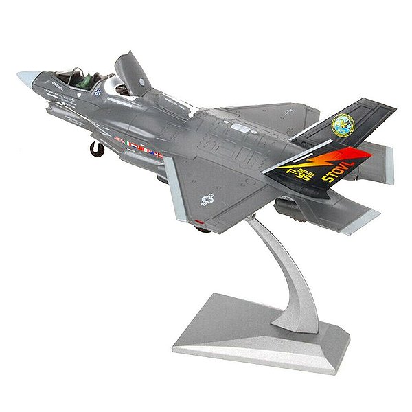 F-35 Lightning II - 1:72  - PROMOÇÃO! (embalagem levemente danificada)