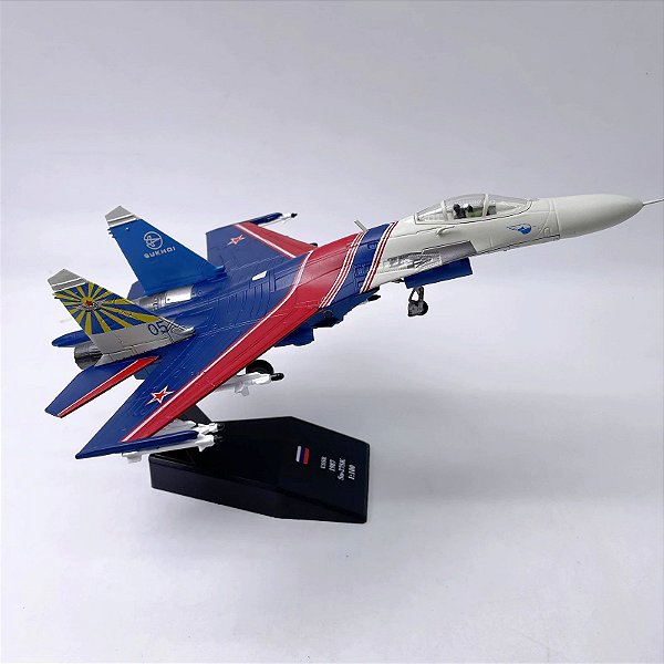 SU-27 Flanker (Russian Knights) 1:100