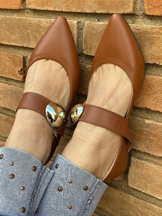 Sapatilha Bico Fino Fivela Oval Arez Caramelo