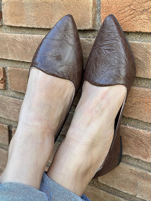 Slipper Bico fino Café Texturizado
