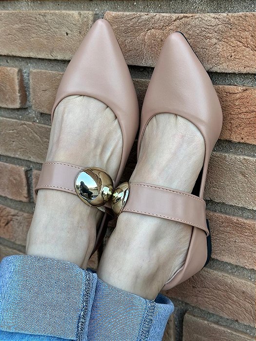 Sapatilha Bico Fino Fivela Oval Arez Nude