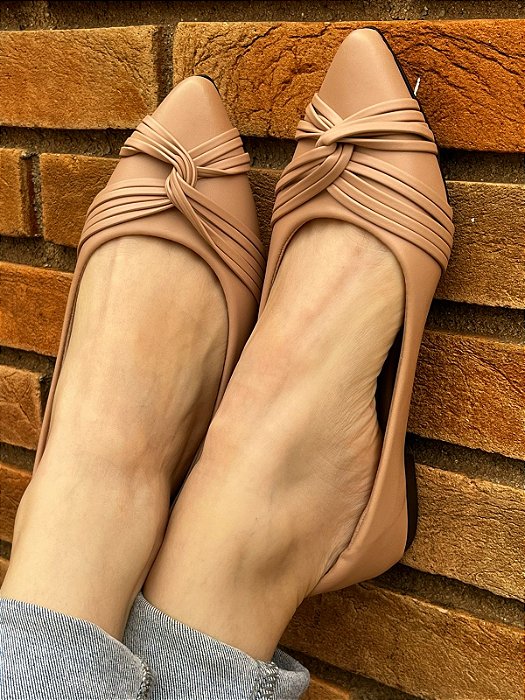Sapatilha Bico Fino Cruzada Nude