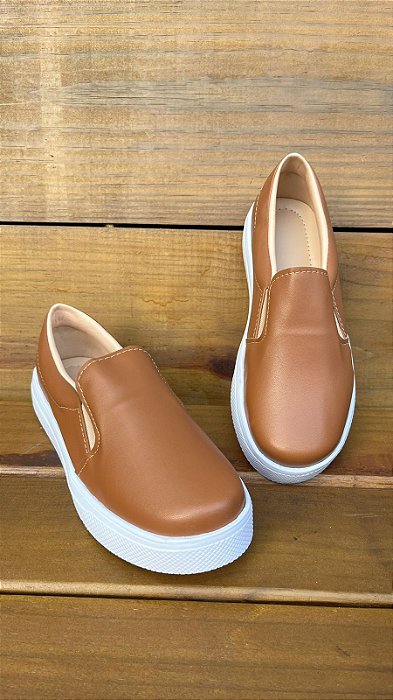 Tênis Slip On Liso Caramelo