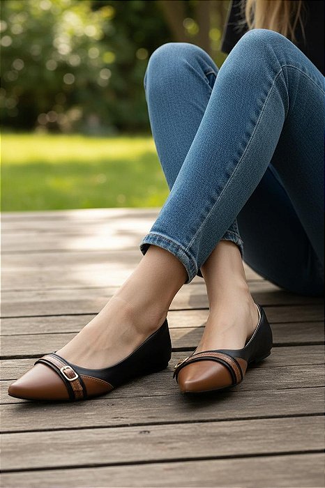 Sapatilha Bico Fino Preta Ponteira Caramelo