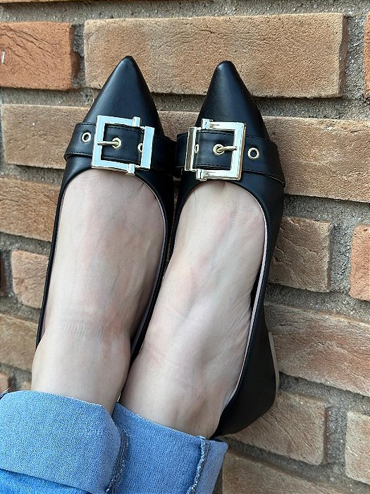 Sapatilha Bico Fino Fivela Quadrada Preta