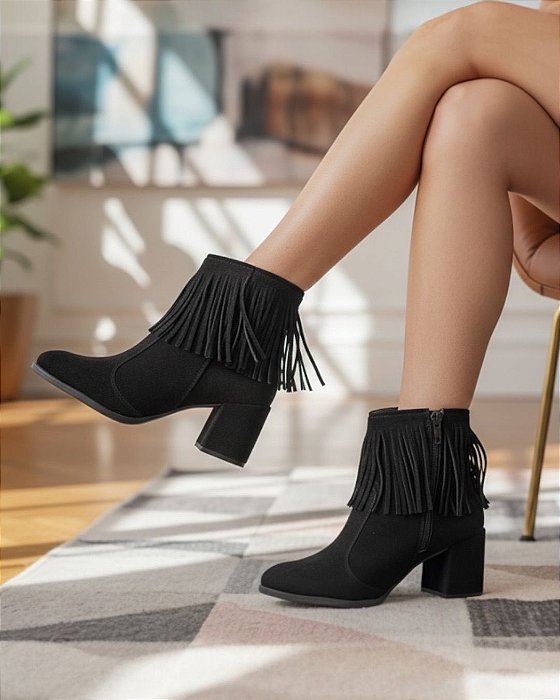 Bota Salto Bloco Camurça Franja Preta