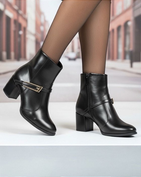 Bota Salto Bloco Paris Preta Fivela