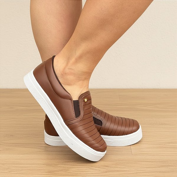 Tênis Slip On Ponto Luz Café