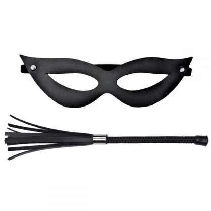 KIT CHICOTE COM HASTE PRETO E MÁSCARA