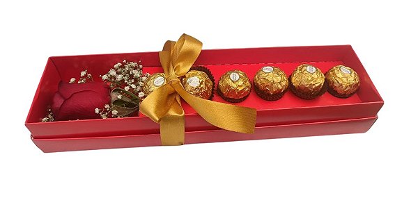 Rosa Vermelha Na Caixa Com Ferrero Rocher