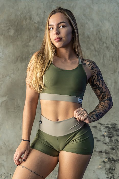 Short Fitness VERDE MILITAR