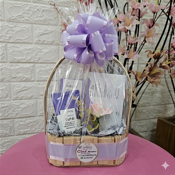 Cesta Presente 59 C/ 02 Sabonetes Barra Natura 01 Hidratante P/ Mãos Todo Dia Natura Mães