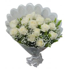 129 - Buquê de 12 rosas brancas