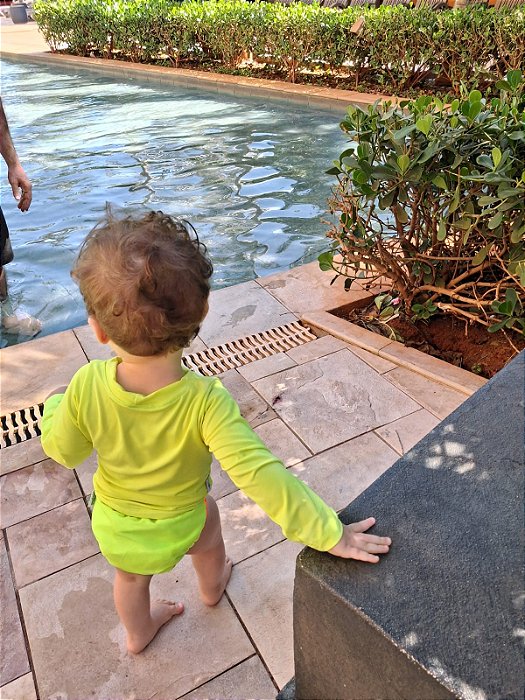 Camiseta Amarelo Neon com proteção solar UVC 50+