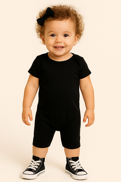 Macacão Curto Sem Zíper e Sem Botões - Preto