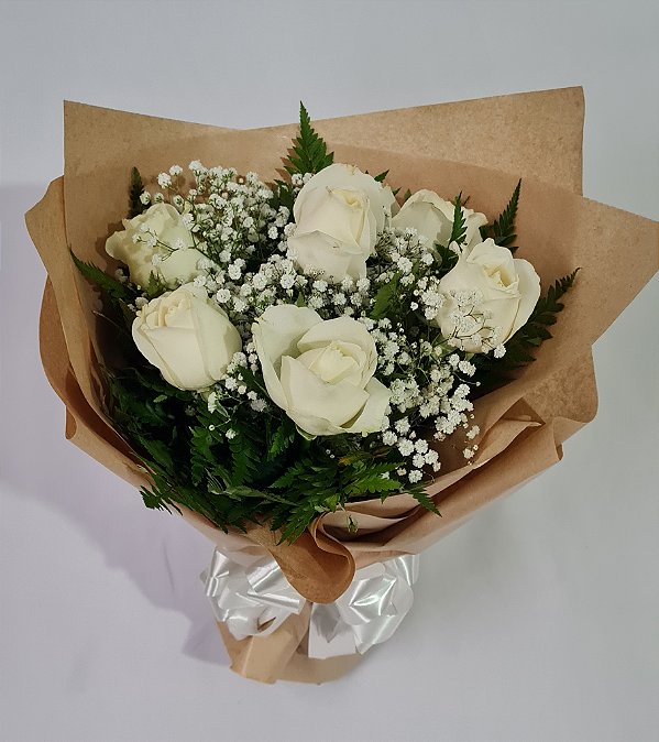 Buquê de 6 rosas brancas