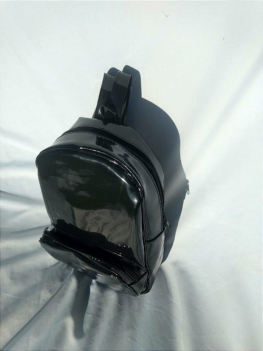 MOCHILA VINIL PRETA BRILHANTE 02 COMPARTIMENTOS - AMAMOS A VIDA REAL