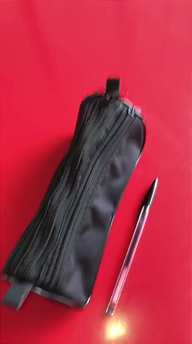 ESTOJO ESCOLAR PRETO NYLON 600 - AMAMOS A VIDA REAL