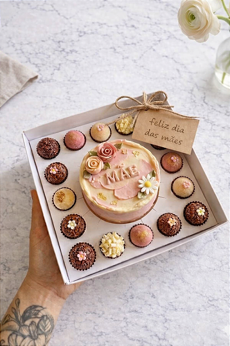 CAIXA MINI BOLO + BRIGADEIROS BRANCA UN MAX PAPER